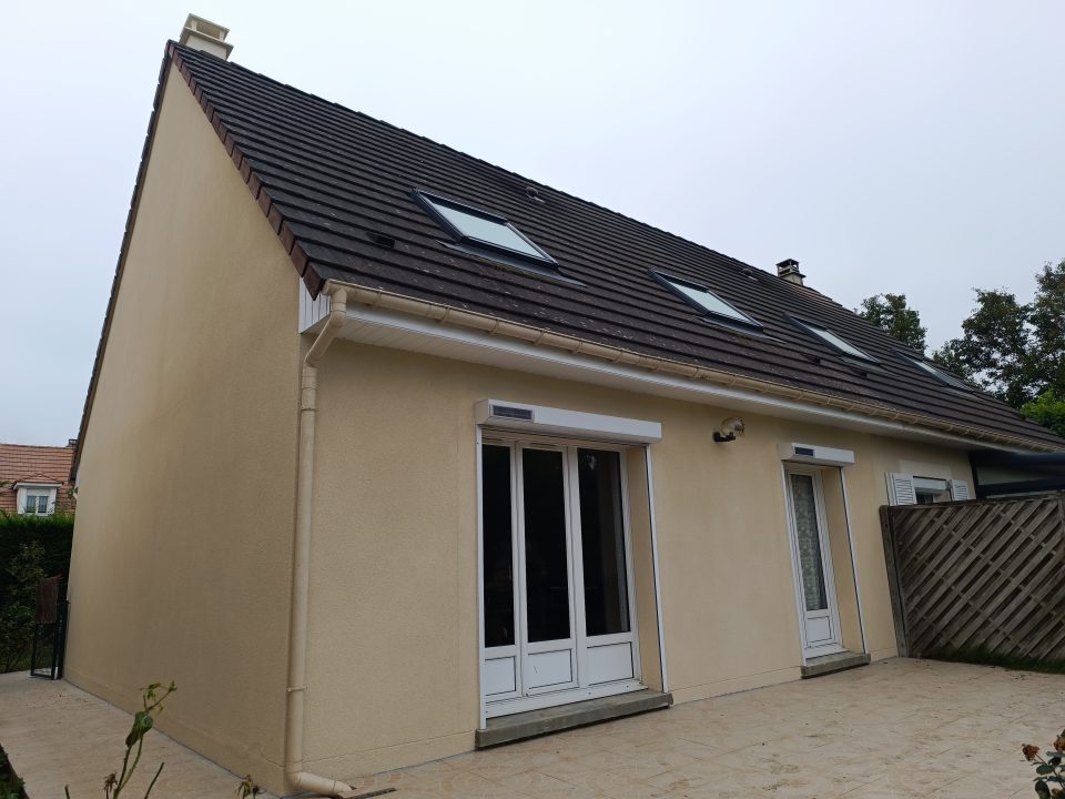 Rénovation de façade avec un Revêtement Epais Structuré