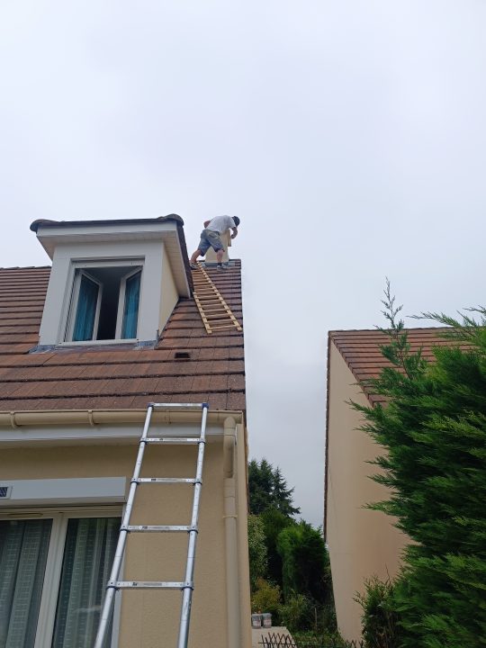 Application d'un Revêtement Semi Epais sur la cheminée pour une finition optimale